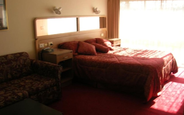 The Peninsula Motor Inn