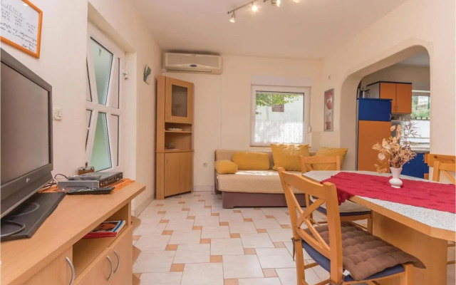 Apartment Donji Karin 10