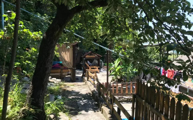 Guesthouse on Dneprovskaya 20