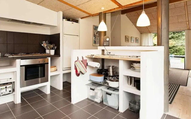 6 Person Holiday Home in Dronningmolle-by Traum