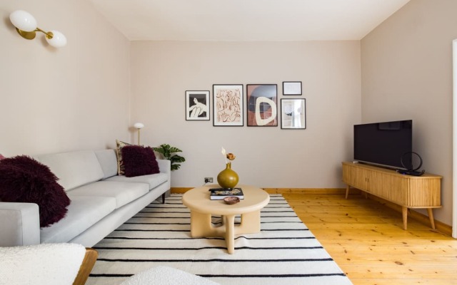 The Finsbury Park Arms - Elegant 2BDR Flat with Garden