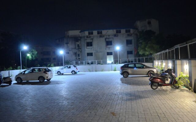 Hotel Ashray Inn Express
