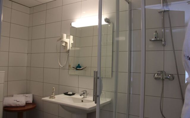 Albert Premier Hotel