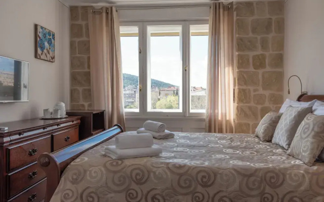 Queen Teuta Luxury Rooms Split