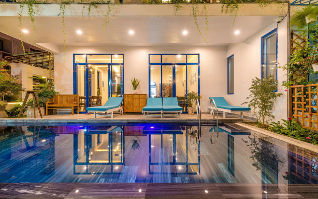 Chez Mimosa Hoi An Blue Villa