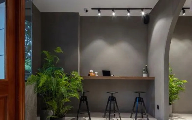Iforest Hostel (Jing'an Temple Metro Station)