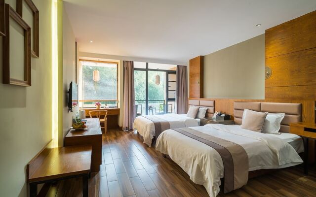 CTN LiRiver Boutique Hotel