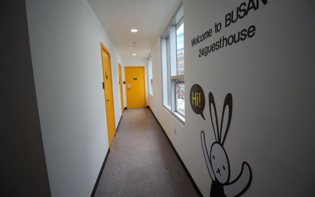 24 Guesthouse Nampo Station