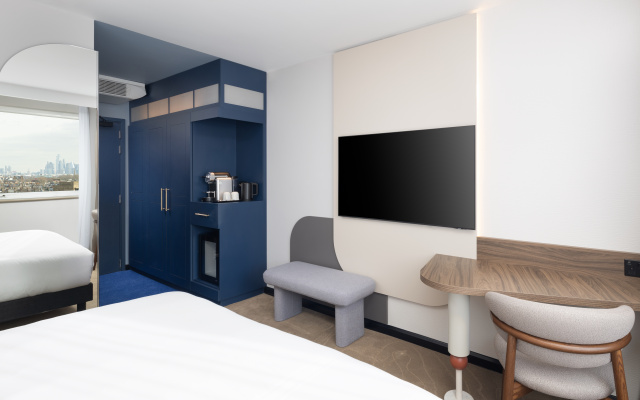 Mercure London Earls Court - Image 2