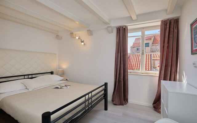 Hedera Estate, Hedera A22