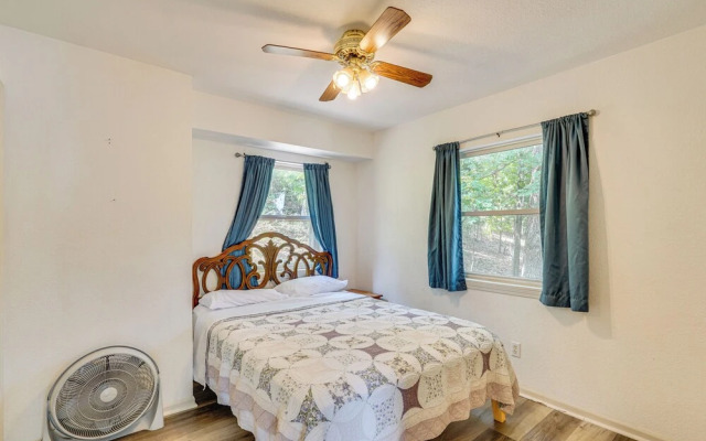 Pet-friendly Lake of the Ozarks Gem!