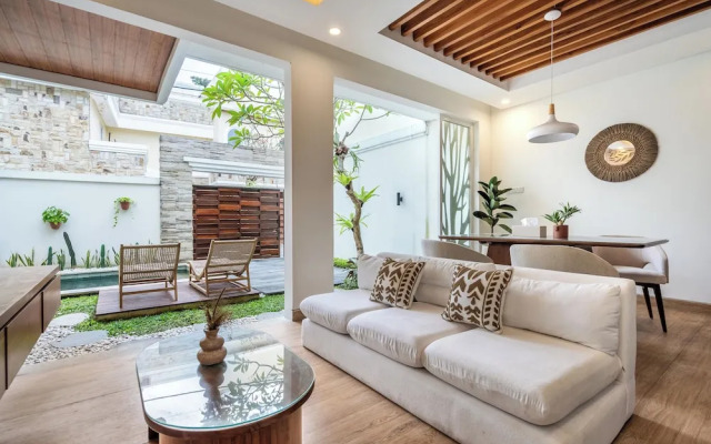 Private Pool Villa Arsy by Orivista