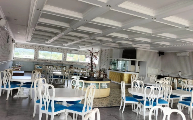 Rizen Premiere Hotel