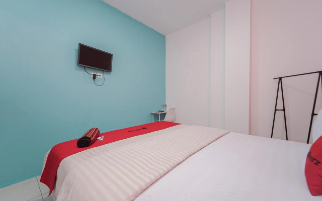 OYO 779 Mn One Residence Syariah Near ITC Cempaka Mas Near Kalbe Farma – Guest Rooms – Jakarta