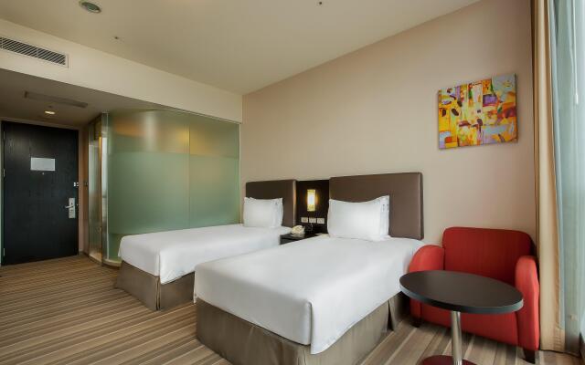 Holiday Inn Express Taichung Park, an IHG Hotel