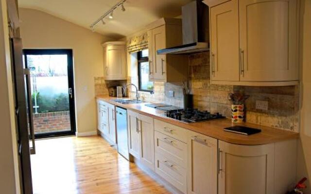 Hillside Lodge; Tor Farm