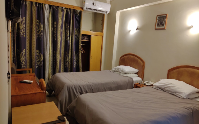 Royal House Hotel