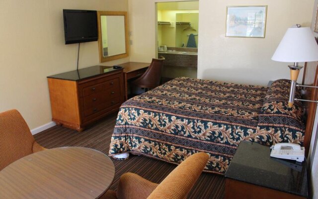 Travelers Inn