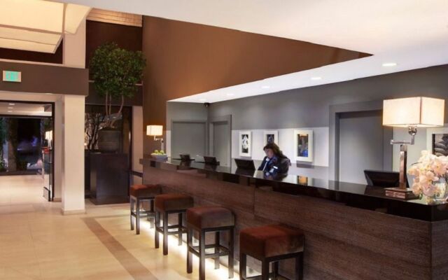 Luxe Sunset Boulevard Hotel