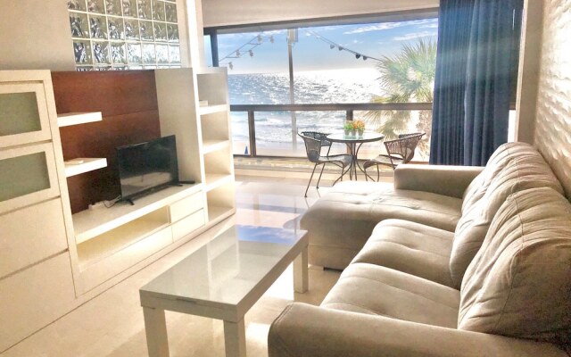 Levante Seafront Beach Apartment