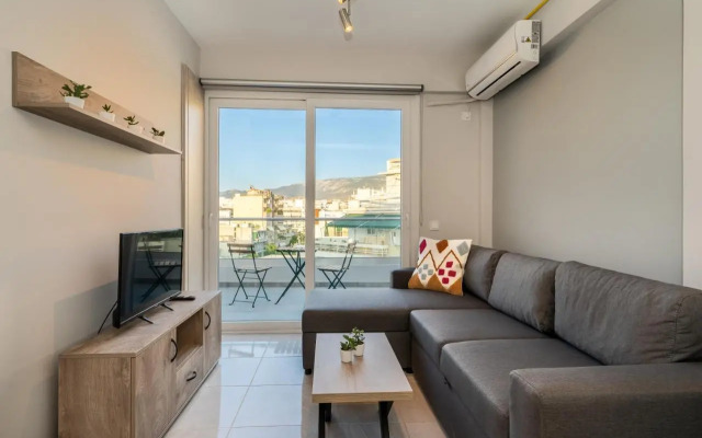 Sunny penthouse w/ Acropolis view next to metro