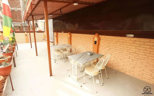 Aarya Chaitya Inn