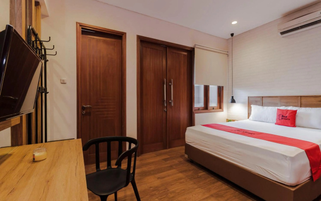 RedDoorz Plus @ CBD Bintaro – Guest Rooms – South Tangerang