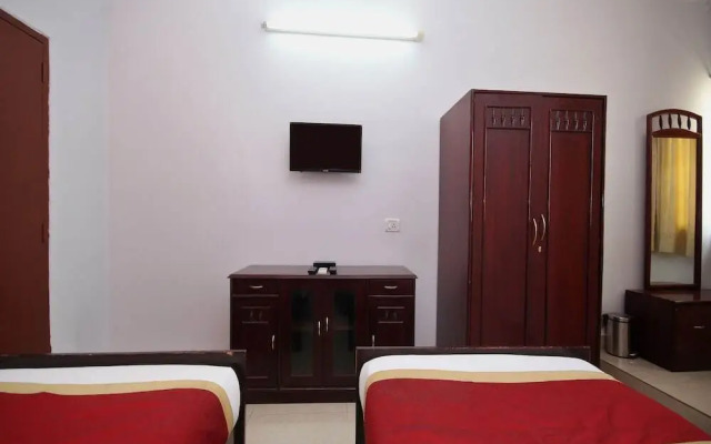 SR Legend Inn by OYO Rooms