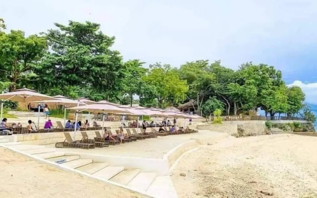 Mactan Newton Condo with Pool Access