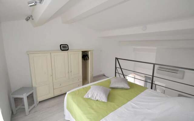 House With one Bedroom in Lauris, With Pool Access, Enclosed Garden an