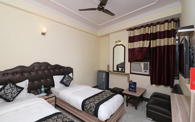 OYO 12419 Hotel Silver Shine