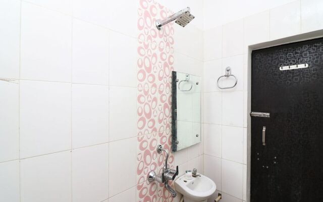 OYO Flagship 24679 Hotel Green House