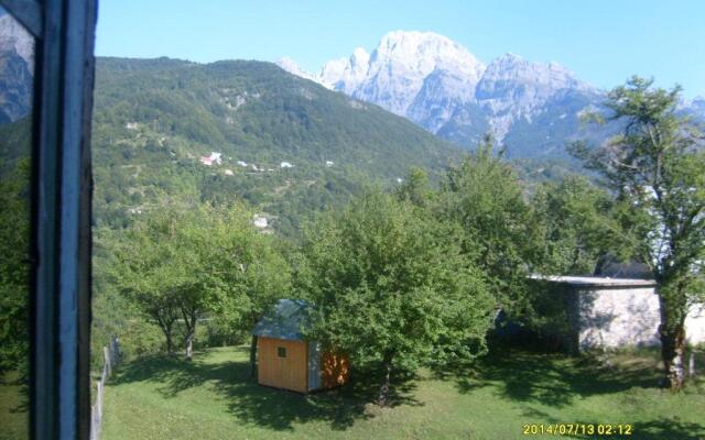 Guesthouse Dritan Tethorja