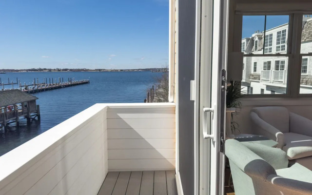 Harborside Inn