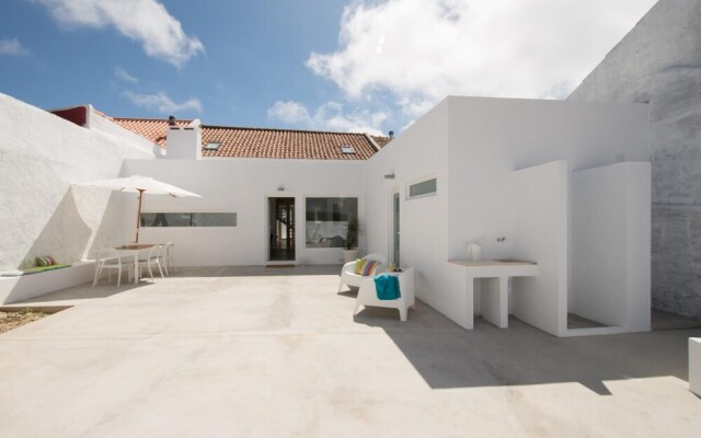 ST Villa 09 in Atouguia da Baleia