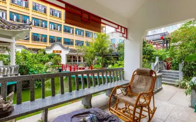 Pinxuan Hotel (Zhaoqing Railway Station)