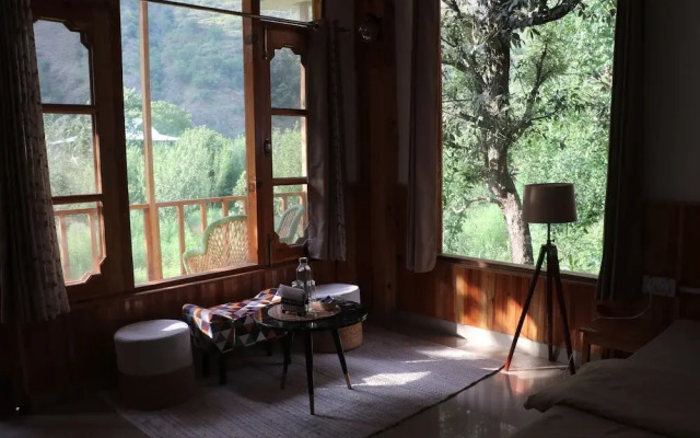 Boho Grove Cafe and Stay