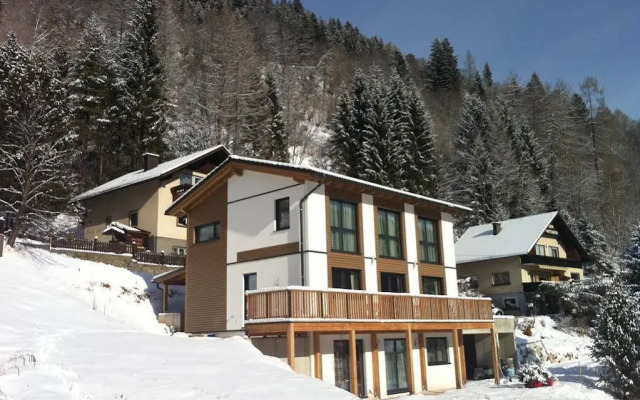 Sunny Villa