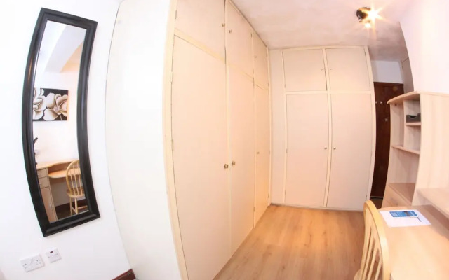 College Street Abode - Guest House