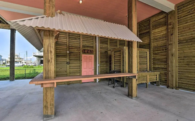 Ocean View + Wraparound Deck: Crystal Beach Home!