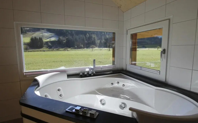 Luxurious Chalet in Murau with Outside Hot Tub
