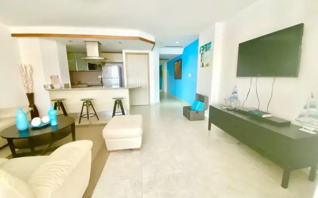 Marbella Towers gorgeous 3BR Apt , Beachfront