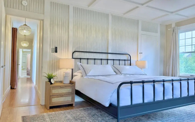 The Colonial Mt. Lebanon by Luxe PGH