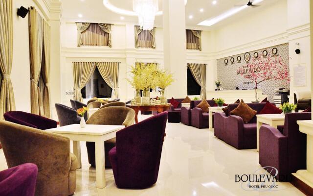 Boulevard Hotel