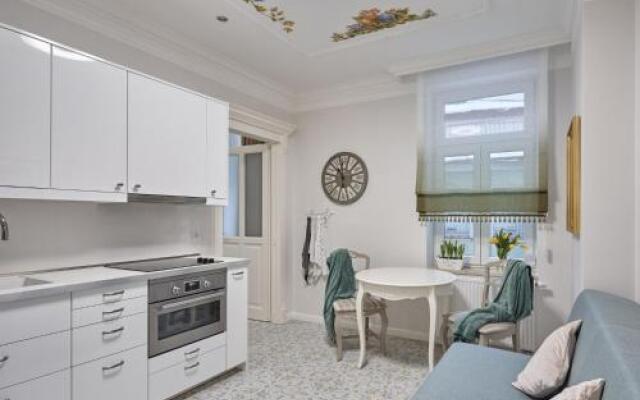 Apart House Plesia