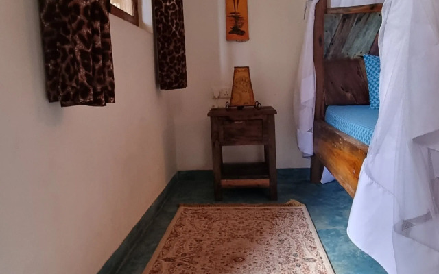 Salama & Mbuyuni Bungalows