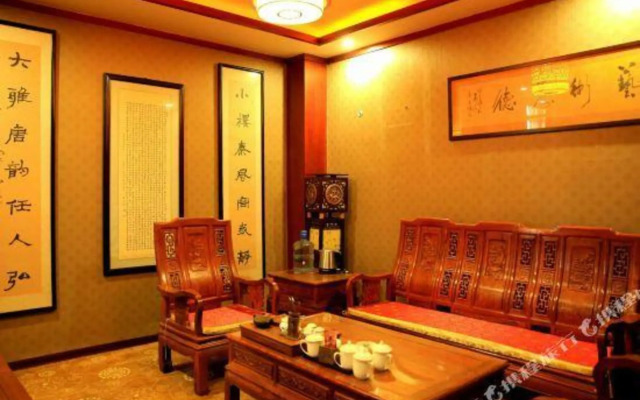 Qinfeng Tangyun Hotel (Xi'an Lintong Huaqingchi Terracotta Warriors Store)