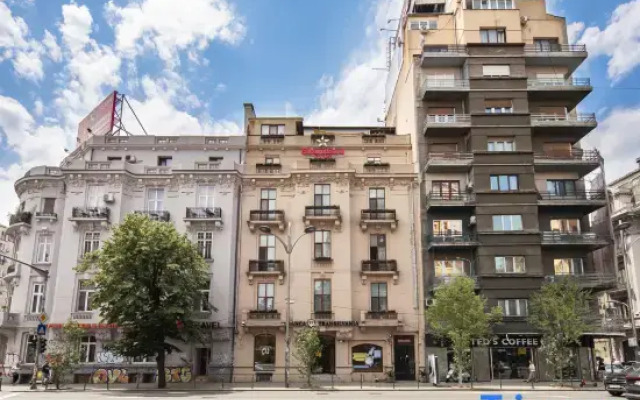 FlamingoHaven | Chic&Renovated 1BRwBalcony | PrimeSpot