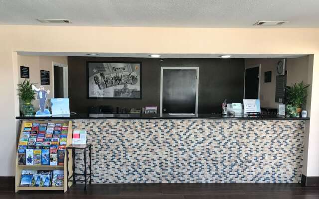 Super 8 by Wyndham Terrell