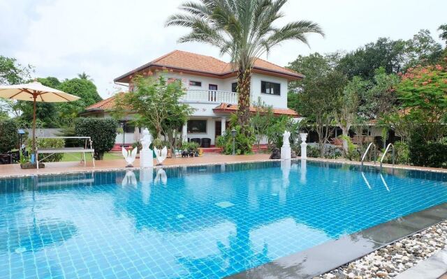 OYO 967 Andathien Pool Villa Aonang